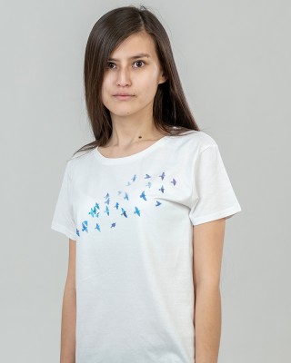 Футболка жіноча Пташки в небі біла - 03579 Футболка жіноча Пташки в небі біла - 03579