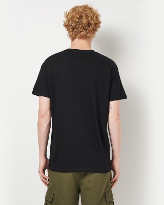 Футболка чоловіча З червоними кедами чорна - 11500