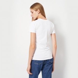 Футболка жіноча Вільна з квітами біла - 11502 Футболка жіноча Вільна з квітами біла - 11502