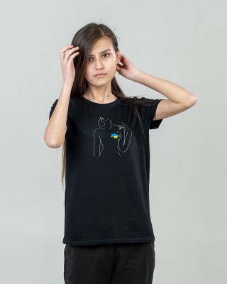 Футболка жіноча З Україною в серці чорна - 11502 Футболка жіноча З Україною в серці чорна - 11502